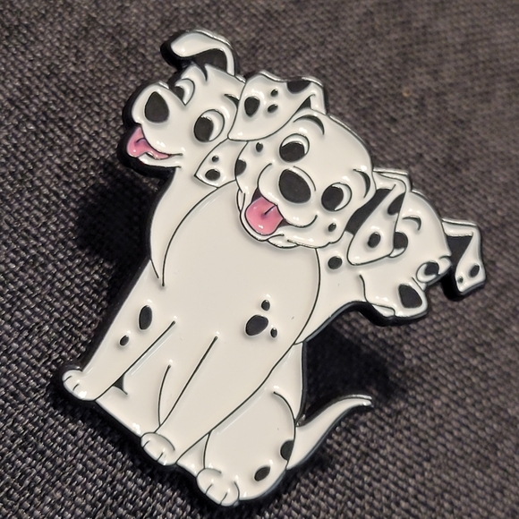 101 Dalmatians Cerberus Enamel Pin - Picture 7 of 9
